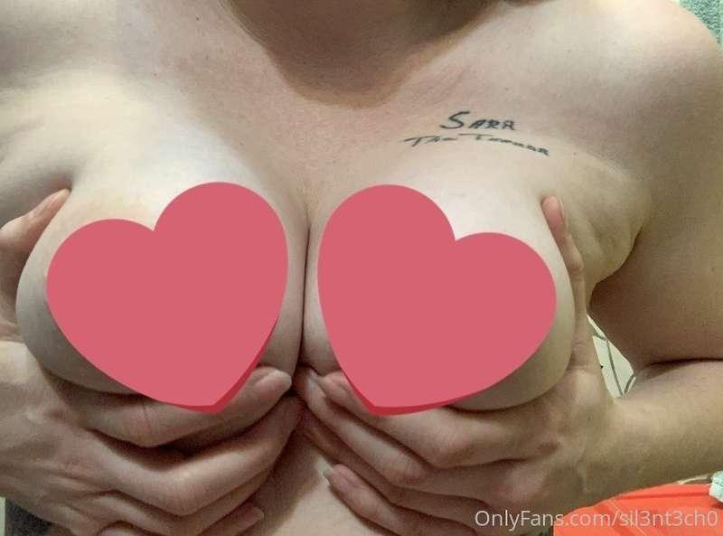 Wow, can’t believe I almost missed titty Tuesday 🤤🤤🤤 head ov..