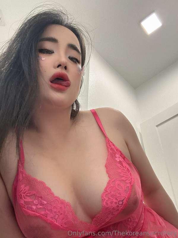 Craving YOU🍒𓍯𓂃𓏧♡ 🤤