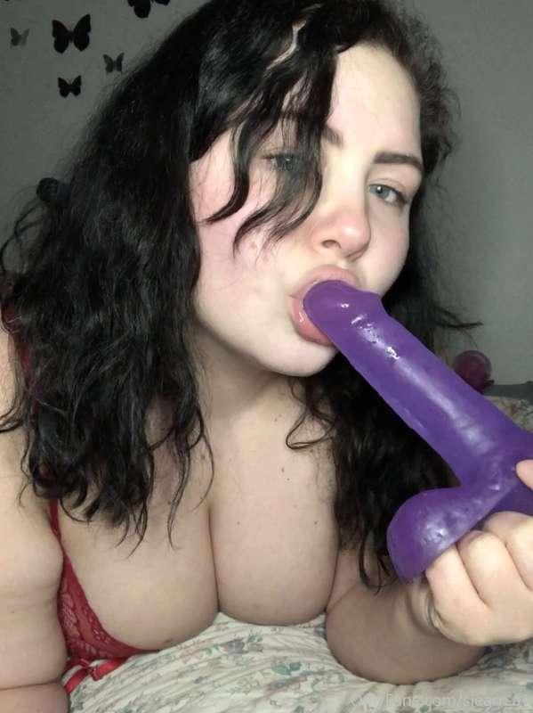 Practicing my sloppy head for you 🙈 tip if you wanna see a v..