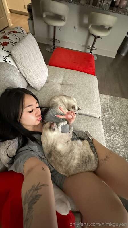 Sundays are for chilling with my fur babies 😘 😘 What's your ..