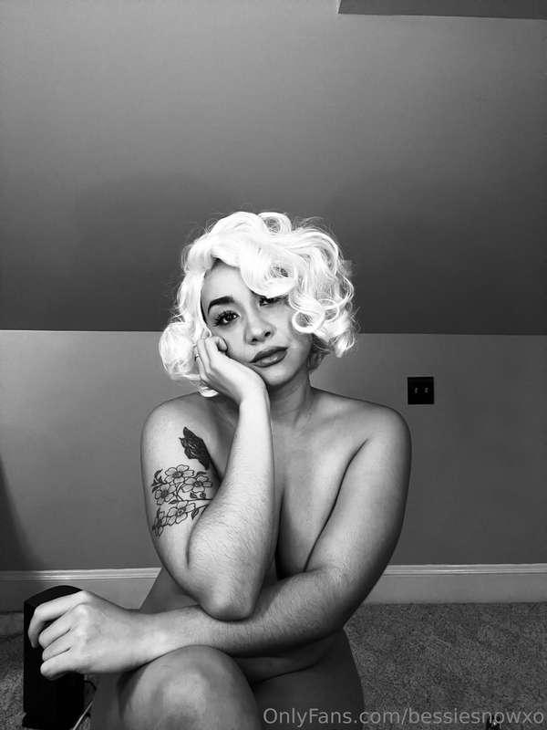 Anyone else watching the Tyson fight tonight ? 