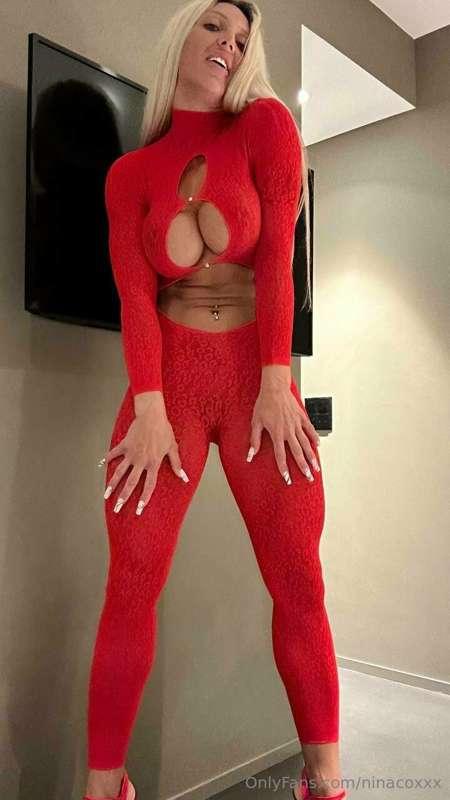 🔥🔥🔥Lady in red🔥🔥🔥