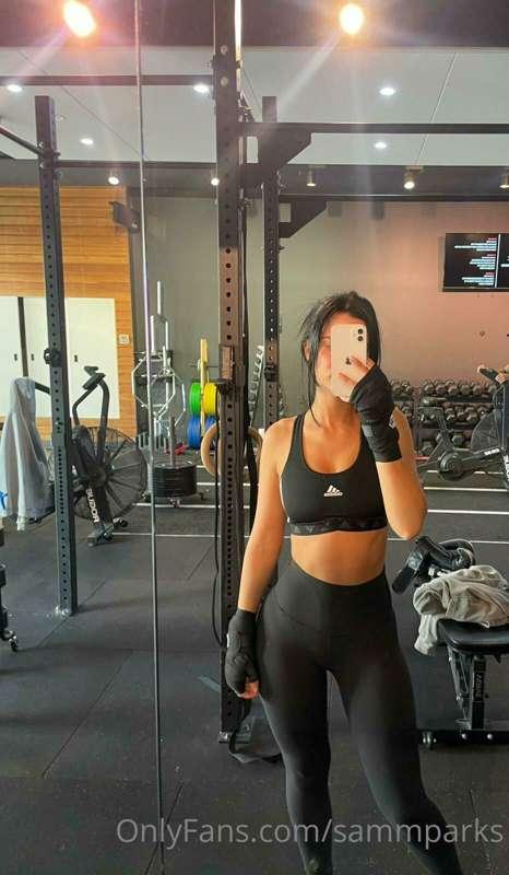 you like fit girls? 😏