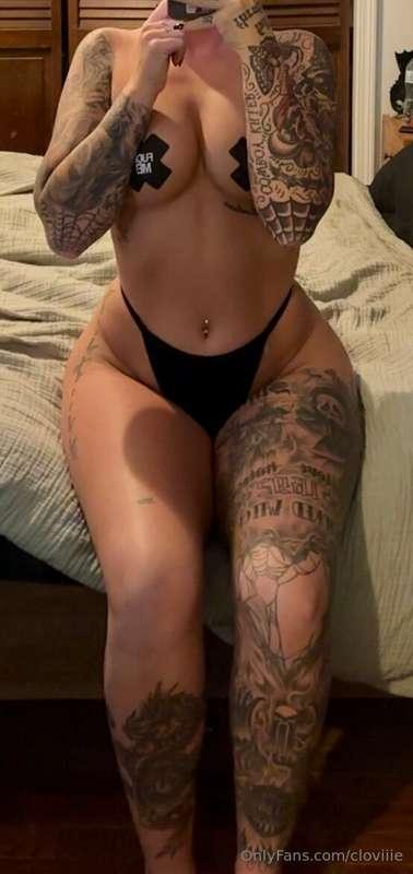 Which one? 🖤🖤🖤