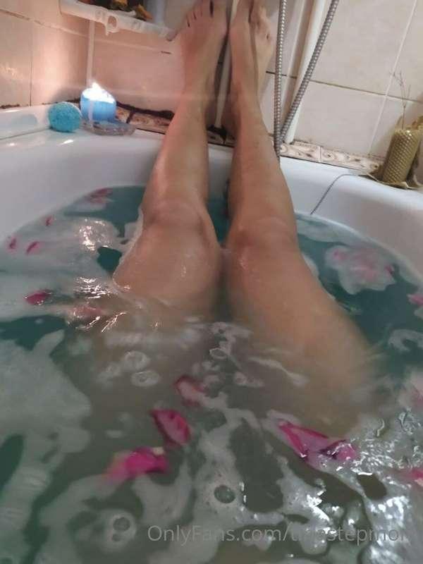 They say that after a bath a man becomes a lot more decisive..