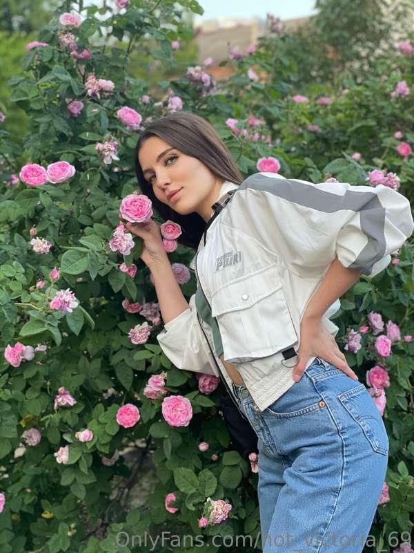 😈 You know a girl needs care, she's like a rose🌹 that needs ..