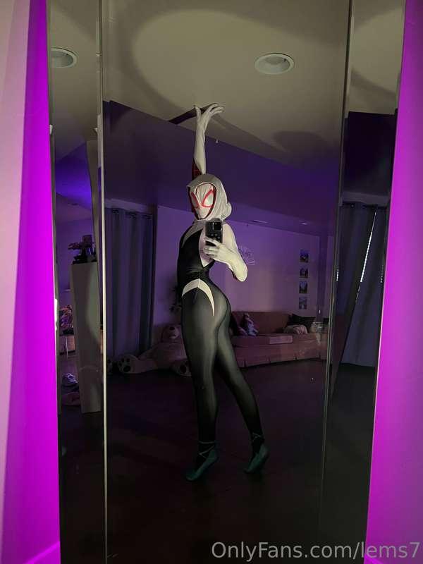 would u take off my cosplay and fuck me? 😈