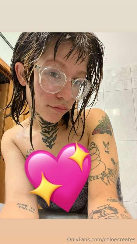 want to see what's behind my heart? check your dm👀