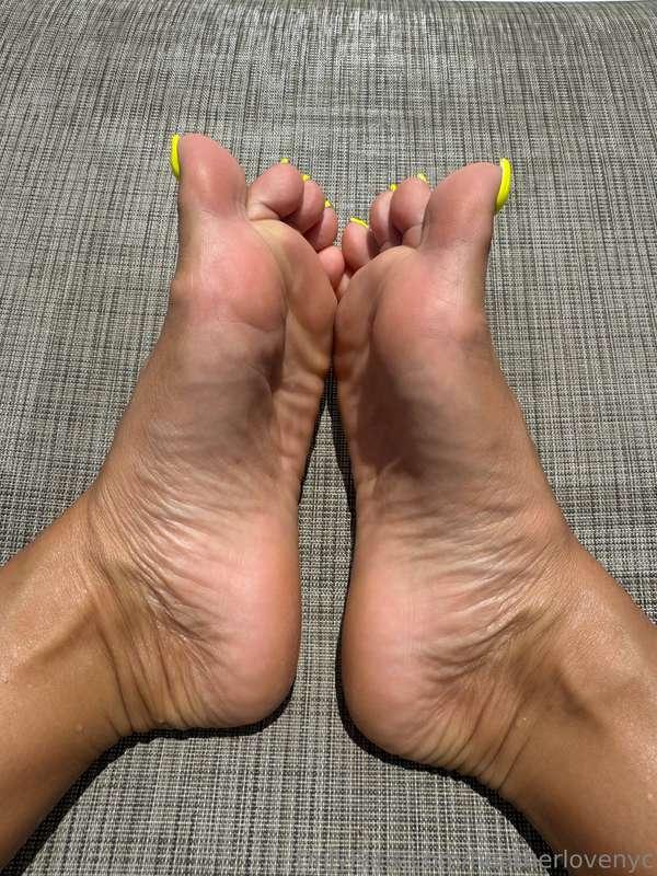 Loving this yellow!!🍋