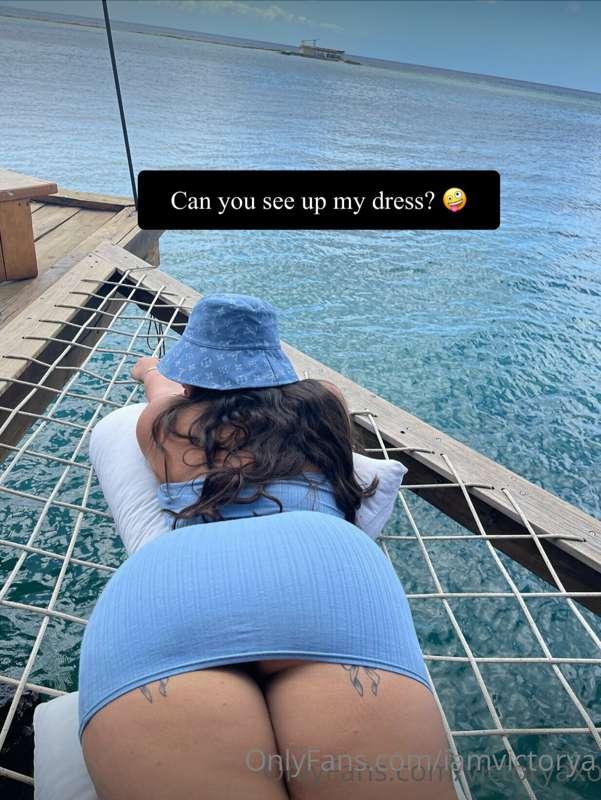 What I wear to the beach :) Slide in my DMs Daddy.