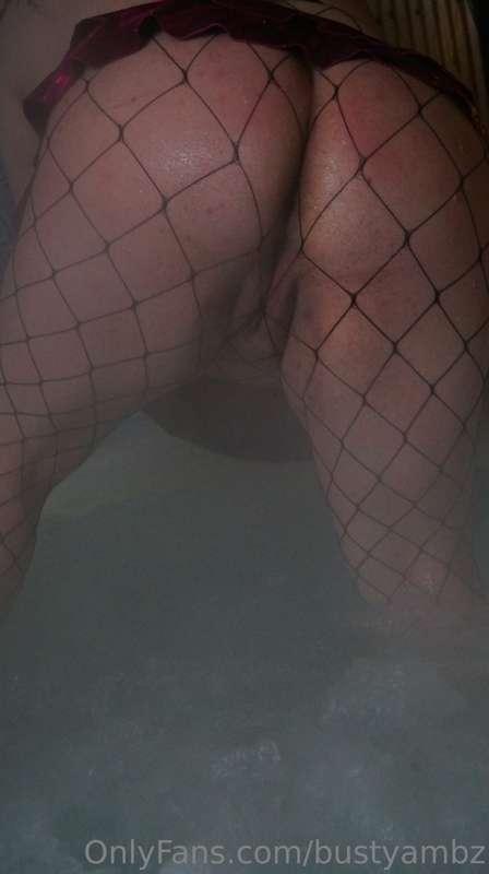 bustyambz image #13