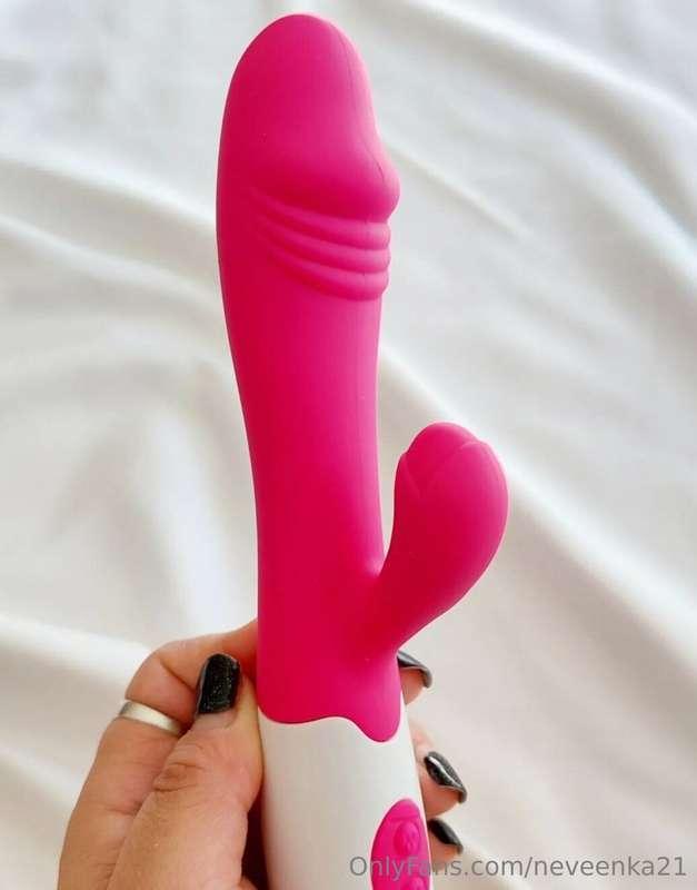 🚨Baby, would you like to see me play with this beautiful toy..