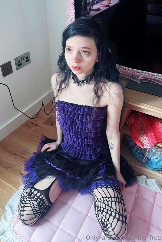 Would you pull out your cock if i looked at you like this? 😈