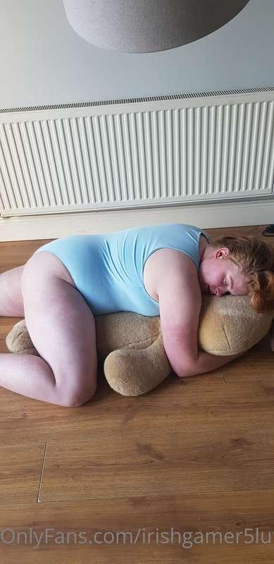 Can we sleep like this togethe😳🥴🥰