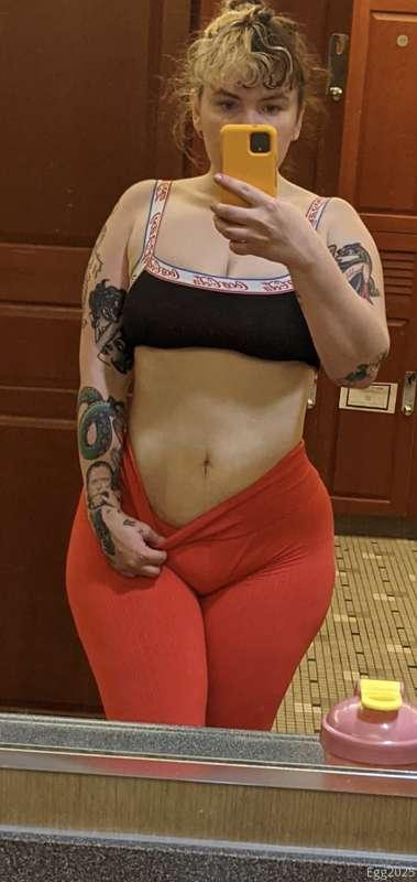 Lil gym selfies.