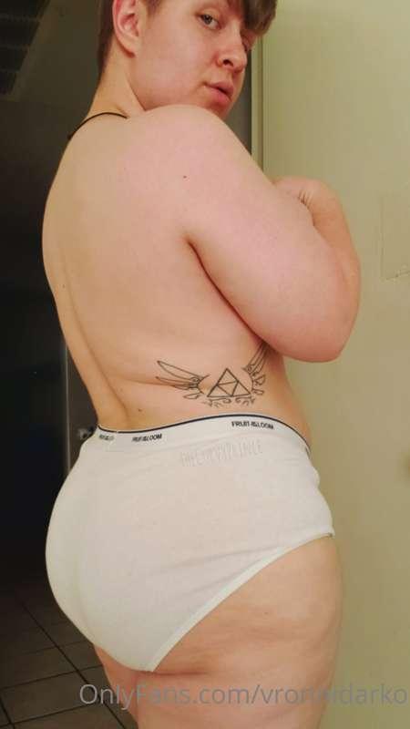 thecurvyprince image #0