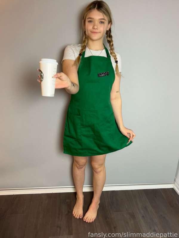 Would you tip me if I was your Barista ? 🥺 ☕️ 

#fyp #teen #18 #coffee #barista #starbucks #uniform #employee #cutie #tiny 