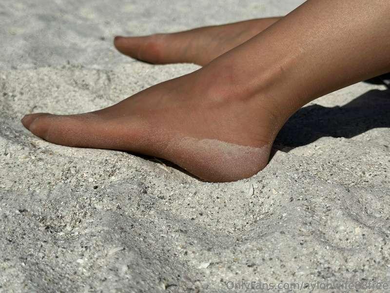 nylonsandfeet image #6