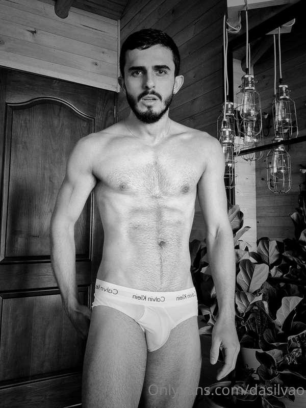 Do you find this photo sexy? 😏