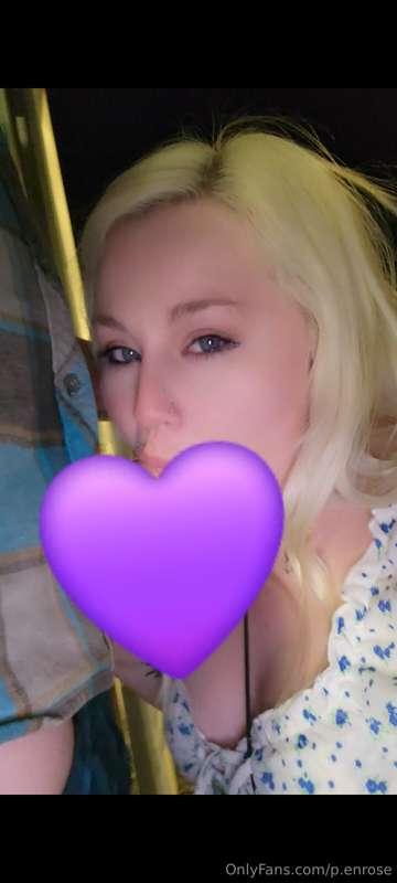 I know you've all been dying for some blowjob content. We we..