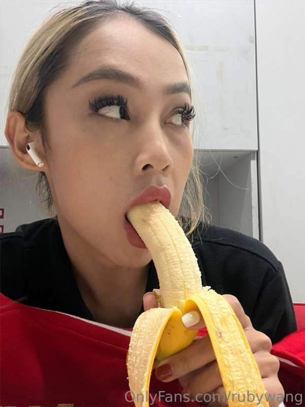 Hungry during the class 😫