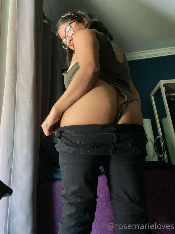 New bodysuit and some cute pics ohh and I flash my tits xoxo..