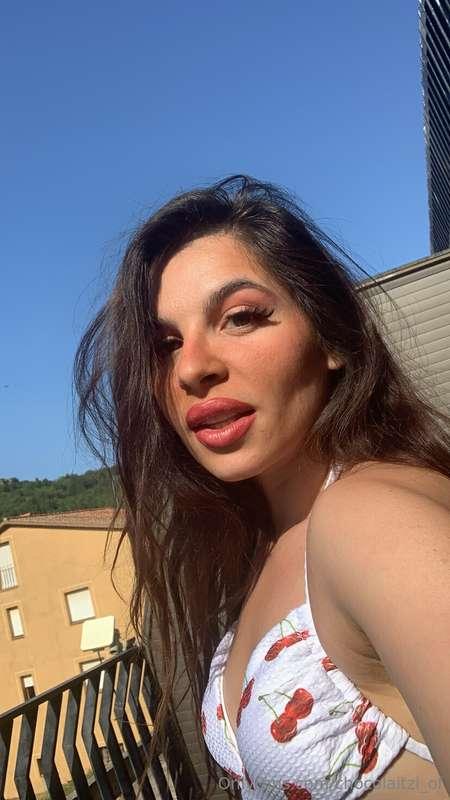 Y yo aqui esperandote a que me des un beso🙈💋