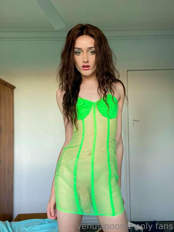 venusmoorez image #1
