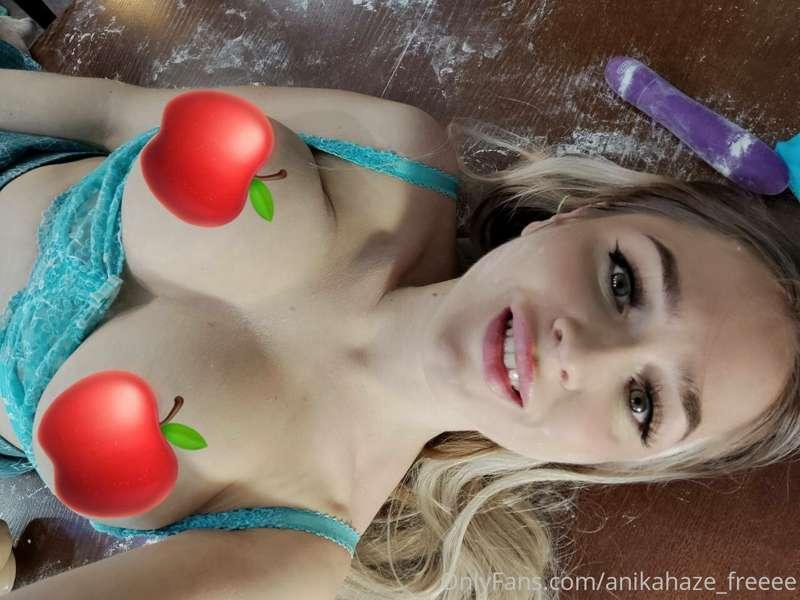 Wanna lose these fruits? 😇 Head to onlyfans.com/anikahaze