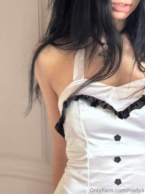 Soft as silk, sharp as a whip… Don’t let the white dress foo..