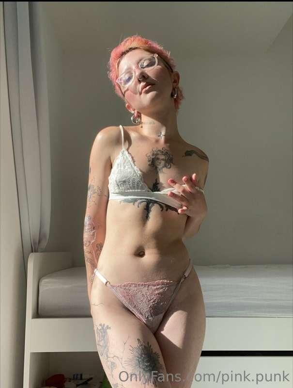 I can take off my bra and show my boobs! 🍒Do you want it?😈