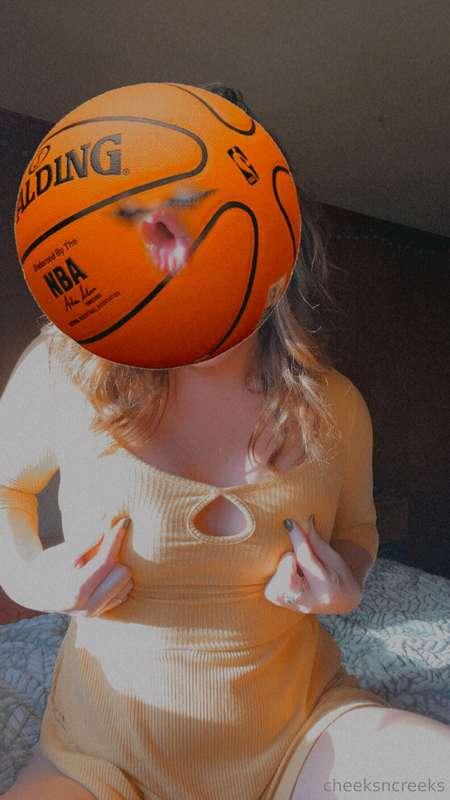 How I feel about my March Madness bracket at the moment. 😂