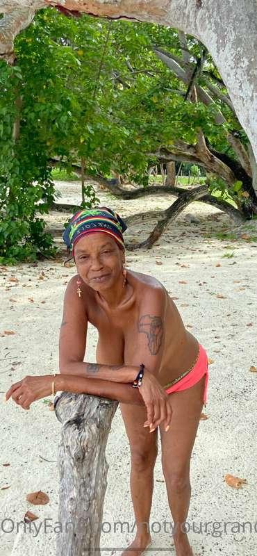 Chilling at the beach I just decided to true in the towel an..