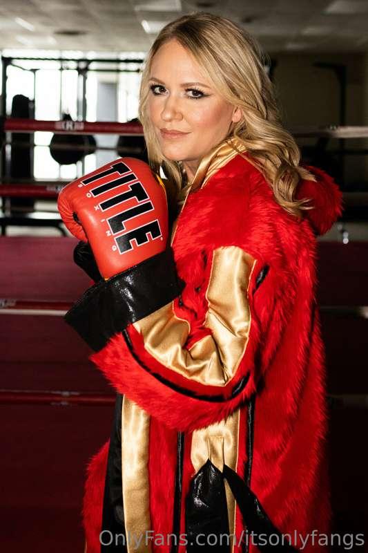 itsonlyfangs image #16