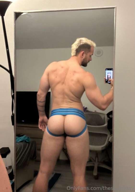 Some #HumpDay pics. Anyone else take pictures and feel like ..