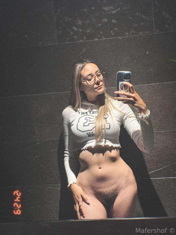 En el baño de algún restaurante bebé, que harías conmigo ahí..