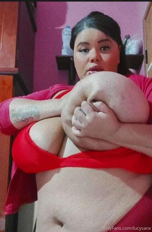 lucysanx image #0