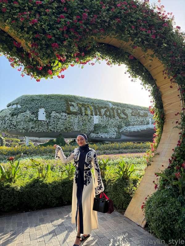 Happy Friday 🌸 Today’s all about gratitude and ease 🤲🏼💗 I’m ..