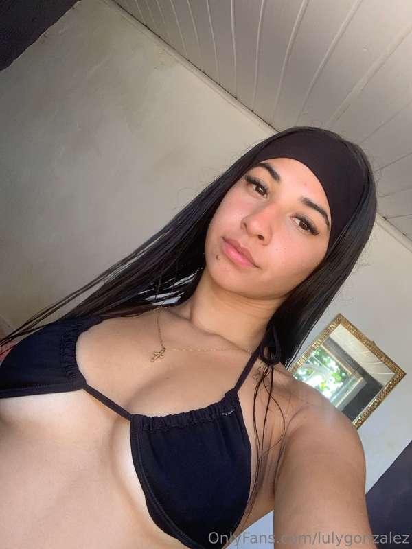 Yesterday I was told that black looks great on me😏🫣🖤 I want ..