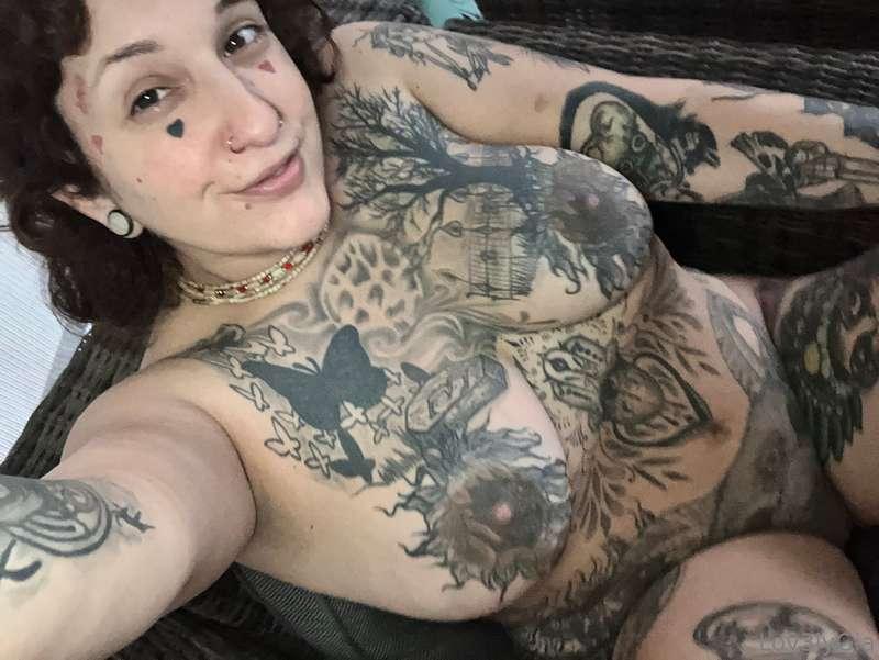 Sunday has arrived, who wants to see me get dressed and slut..