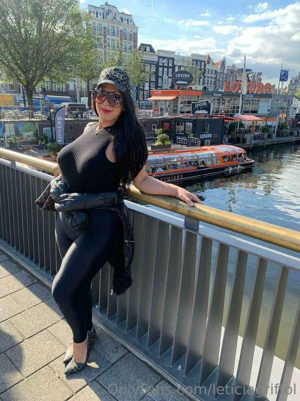 Loving Amsterdam every day 🖤💋💥