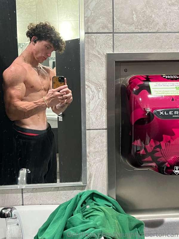 naughtypuertorican image #3