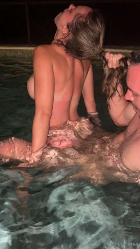 🔥 Wet Switch-Up — Poolside to Couch Ride (12:59)Fully nude i..