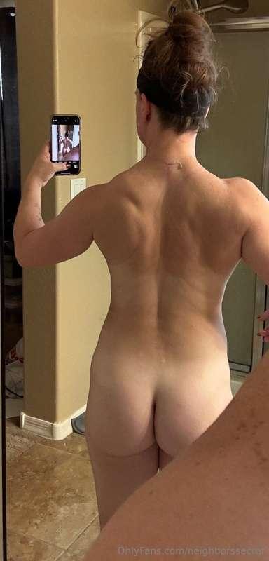 Muscle mommy post gym flexes!