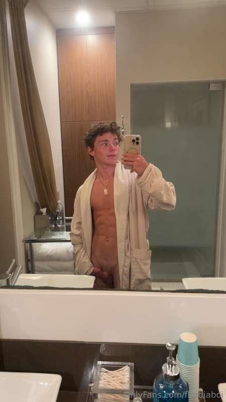 In my private room shaking my cock hmu for more 😘 