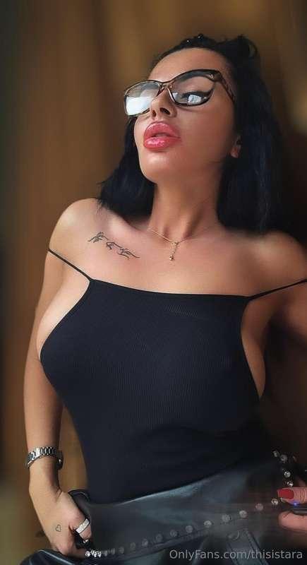 Do you want to be here,daddy?….I’m so horny right now…….🥵