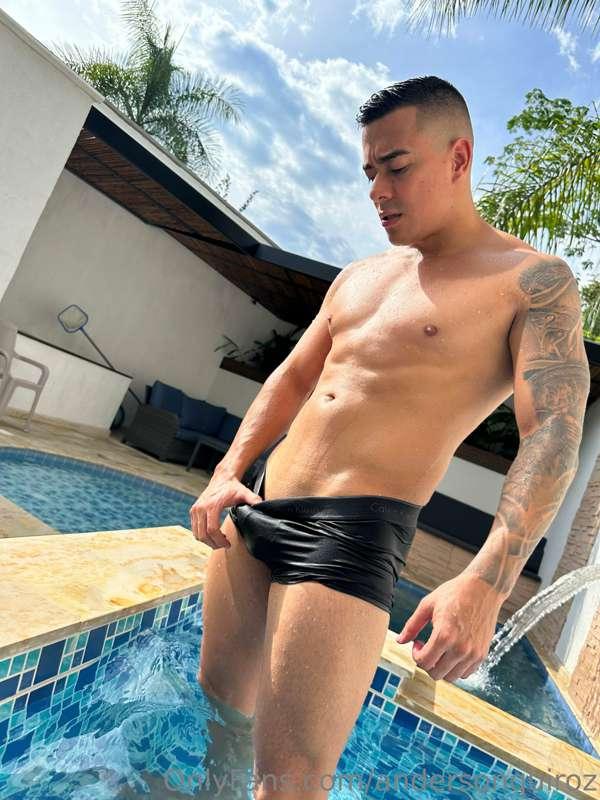 Do you want good night milk?😈🍆💦

Quieres leche de buenas noc..