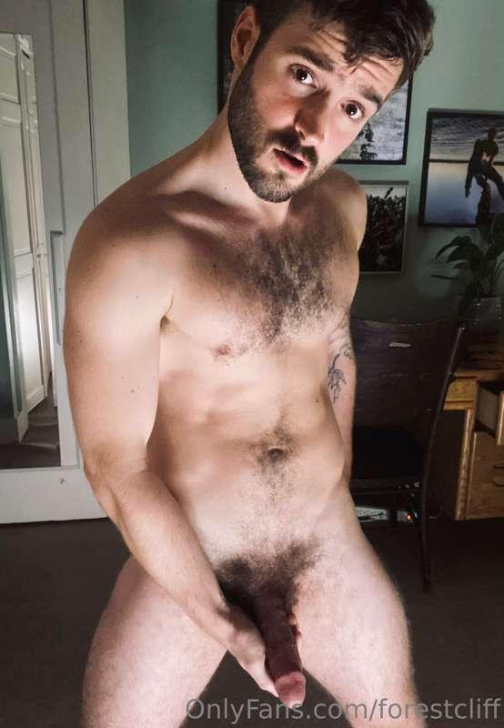 The UPS driver is here with a package delivery 🚚