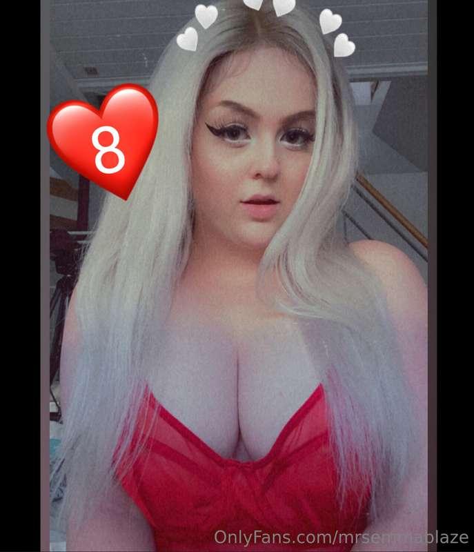 (8) December - Ass and pussy 🤭❤️ i pull My red lingerie body..