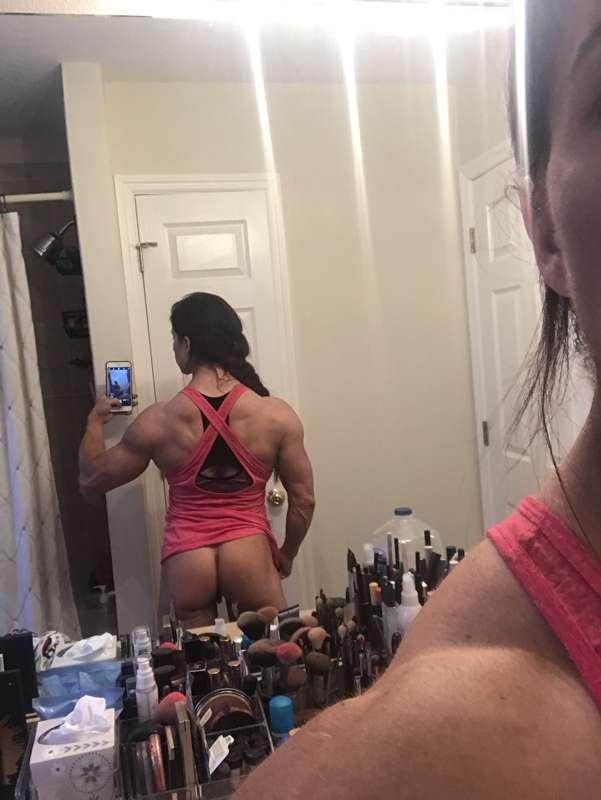 Just finished training shoulders. This is what I wore except..